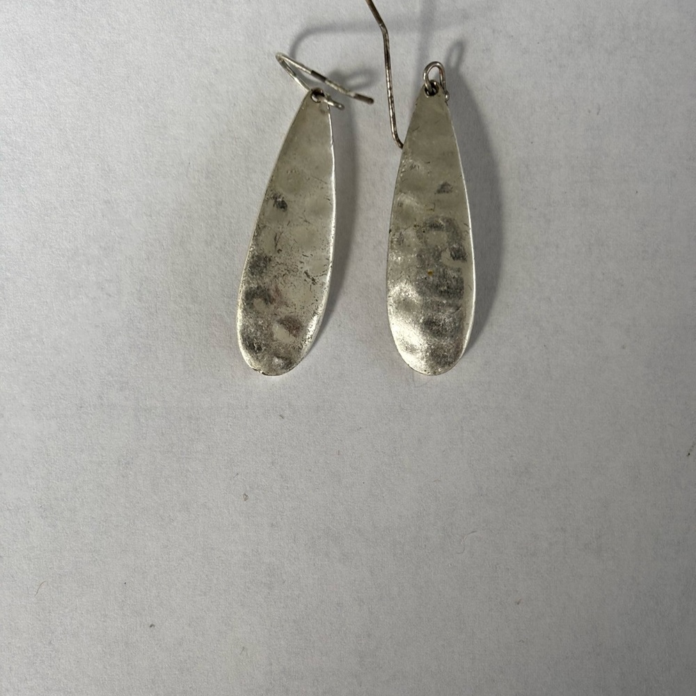 Chic Silver Teardrop Earrings